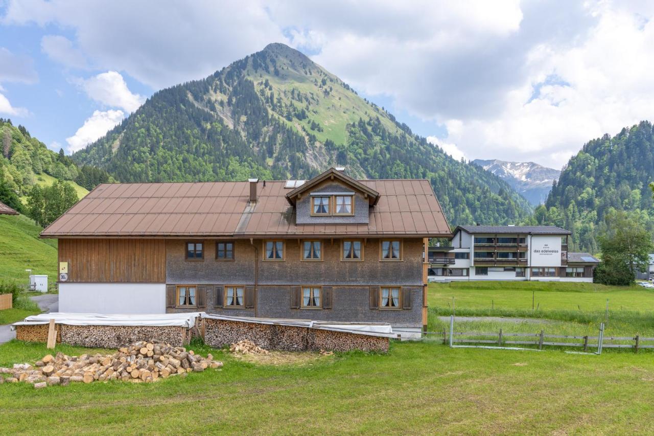 Haus Maria-Theresia Schoppernau Exterior photo